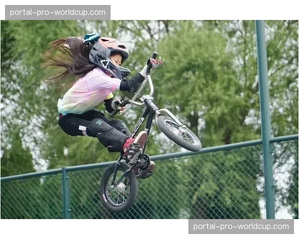 BMX运动走进校园,上海多所学校增设小轮车体育课程