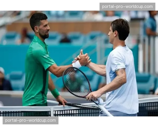 ATP迈阿密大师赛:德约科维奇直落两盘晋级,下轮将战本土新星 ATP迈阿密大师赛:德约科维奇直落两盘晋级,下轮将战本土新星